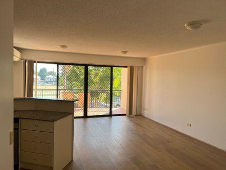 Convenience in Coorparoo! - Photo 3