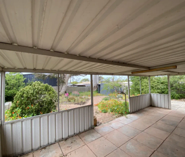 Easy Lifestyle in a Great Location - Photo 6