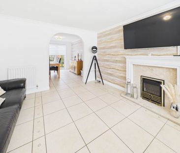 Fixed Price £1,950 pcm - Available Now - Unfurnished - Photo 5
