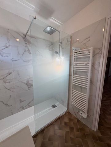 Location Appartement 3 pièces 71m² - Photo 4