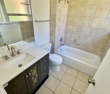 Serene Townhome – Convenient Location - Photo 5