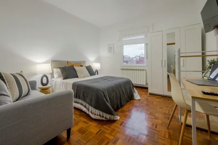 Calle de Nieremberg, Madrid, Community of Madrid 28002 - Photo 3