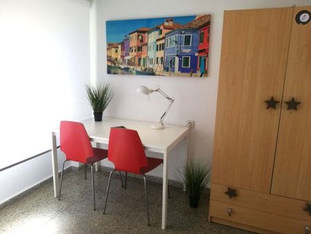 Carrer de Polo y Peyrolón, Valencia, Valencian Community 46021 - Photo 4