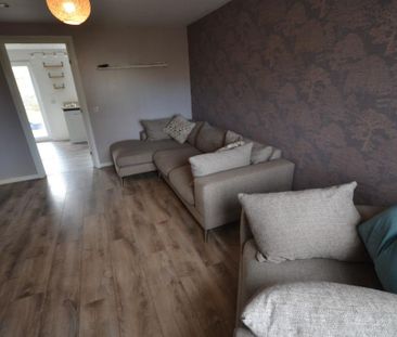 4 bedroom townhouse to rent - Photo 2