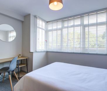 5 bedroom flat to rent - Photo 3