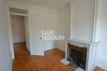 LYON 2 JARENTE - Photo 4