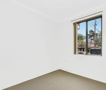 2 Bedroom in a Secure building - Photo 5