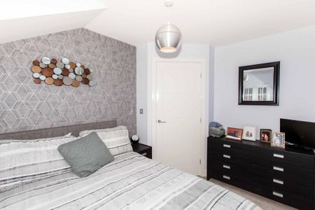 5 bedroom detached house to rent - Photo 3