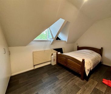 Zeer ruim duplex-appartement met 2 slaapkamers en 2 autostaanplaats... - Foto 5