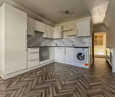 2 bedroom flat to rent - Photo 3