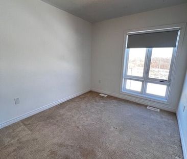 For Lease - 10 Dockside Way, Whitby, Ontario - Photo 3