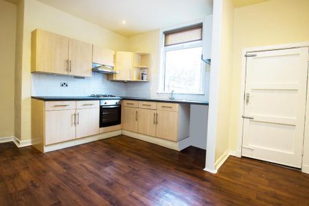 2 bedroom terraced house to rent - Photo 4