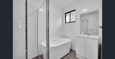 Beautifully Updated 3-Bedroom Home – Close to Schools & Transport - Photo 2