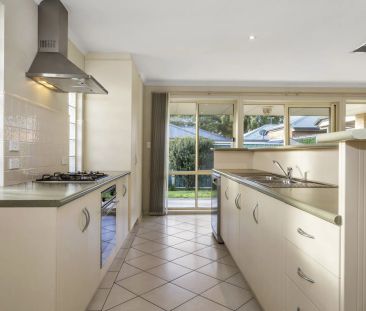Light Filled Two Bedroom Homette in Popular Morphett Vale - Photo 4