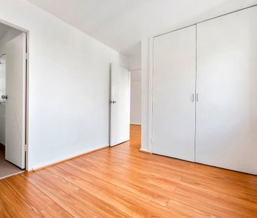 Wonderful views with light filled interior - Photo 6