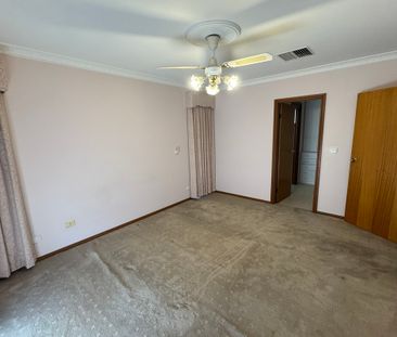 3 BEDROOM HOME + STUDY! - Photo 3