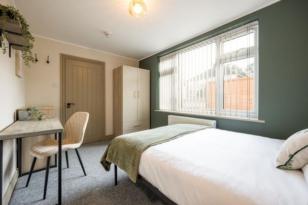 1 bedroom in a house share to rent - Photo 1