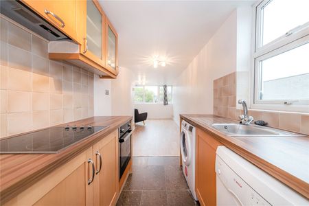 Spacious Studio Apartment in St. Georges Fields with Seperate Sleeping Area - Photo 3