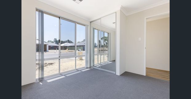 Sleek Henley Brook Haven - Photo 1