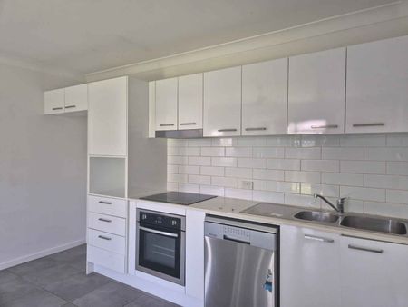 2/14 Christopher Court Caboolture - Photo 2