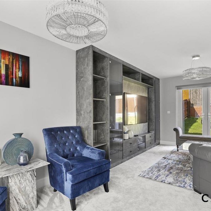 5 bedroom detached house to rent - Photo 1