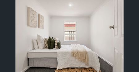 Attractive, Spacious and Well-Maintained 4 Bedroom House! - Photo 2