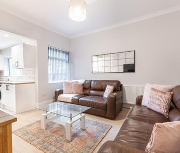 4 bedroom semi-detached house to rent - Photo 1