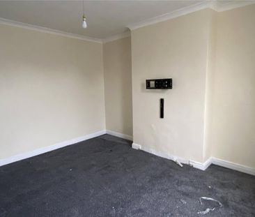 2 bedroom end of terrace house to rent - Photo 4