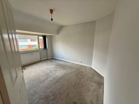 3 Bed Semi-Detached House, Birfed Crescent, LS4 - Photo 4