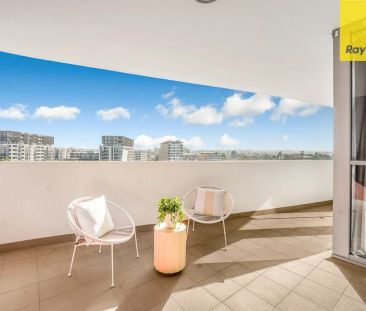 Stylish Two Bedroom Apartment with Water & Skyline Views - Riversid... - Photo 1