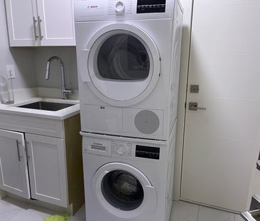 South Surrey 1 Bedroom Suite - Photo 2