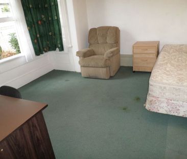 4 bedroom student flat available for ... - Photo 1