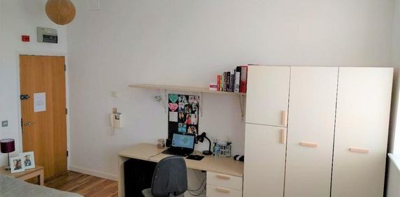 Studio to rent - Photo 2