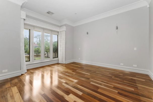 Luxury Coastal Living with Poolside Entertaining - Photo 1