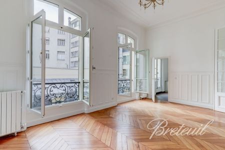 Appartement à louer à Paris 8Ème - Photo 3
