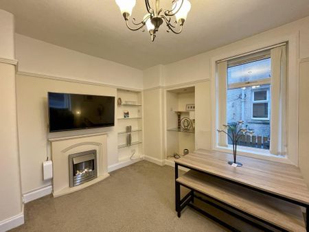 2 bedroom flat to rent - Photo 4
