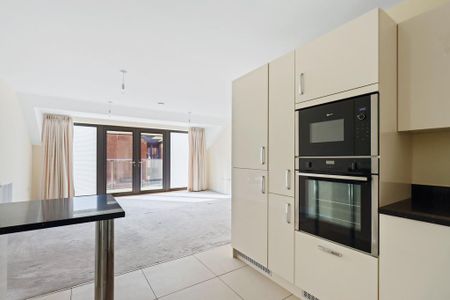 2 bedroom retirement property to rent - Photo 2