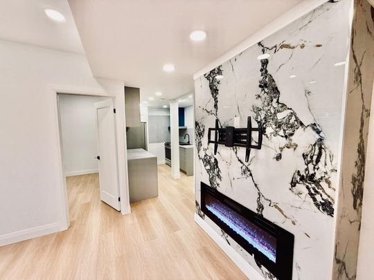 For Lease - 3186 Hines Drive Unit# 1, Oakville, Ontario - Photo 1