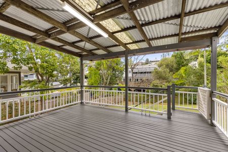 Charm and Character - Photo 5