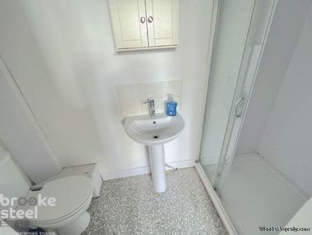 2 bedroom property to rent in Rossendale - Photo 3