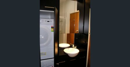 Charming 1 Bedroom Duplex in Botanical Garden Precinct - Photo 5