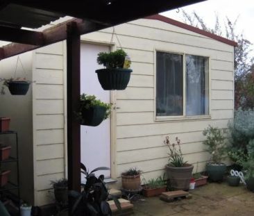 Comfortable Family Home in Convenient Location - Photo 1