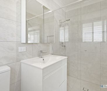 Modern 3 Bedroom Duplex in quiet location - Photo 4