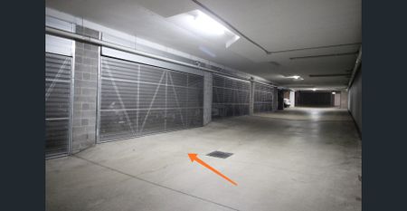 Quiet Secure Tri-level Townhouse with Distant City View & Internal Double Auto Garage - Photo 4