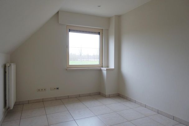 Zeer ruime villa gelegen te Bekegem + Loods (650 euro/maand) - Foto 1