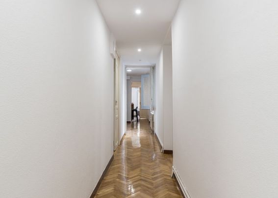 Spacious room in Conde de Romanones - Photo 1