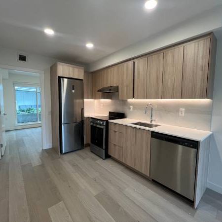 Newly Built Townhouse, 1 Bed, Pet Friendly, Rooftop Lounge & More - Photo 4