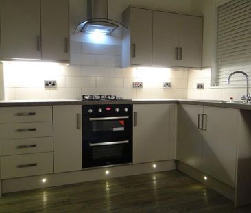 3 bedroom terraced house to rent - Photo 2