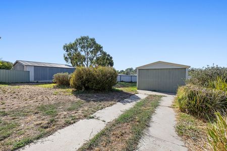 Light, Bright & Full of Charm - Photo 5