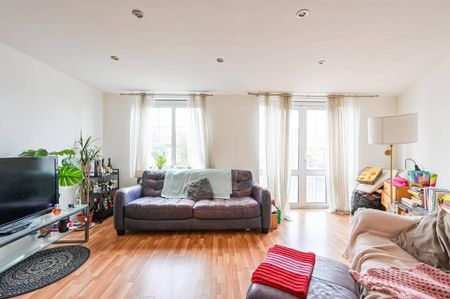 2 bedroom flat to rent - Photo 3